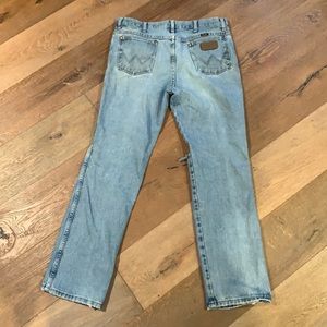 VINTAGE RIPPED WRANGLER JEANS